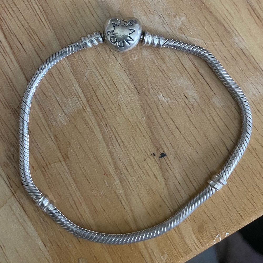 Pandora Heart Clasp Moments Bracelet - Size 19
